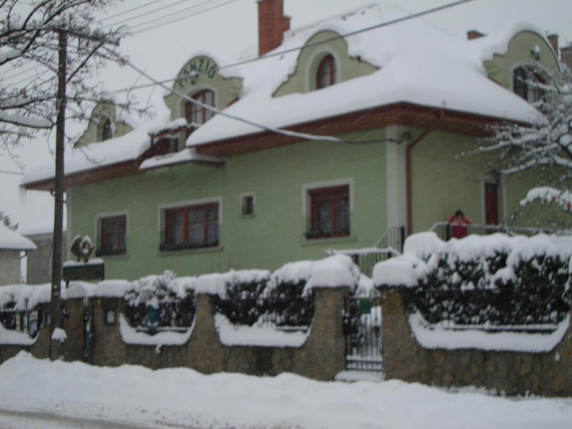 Vadaszkuert Panzio Sopron Exterior photo